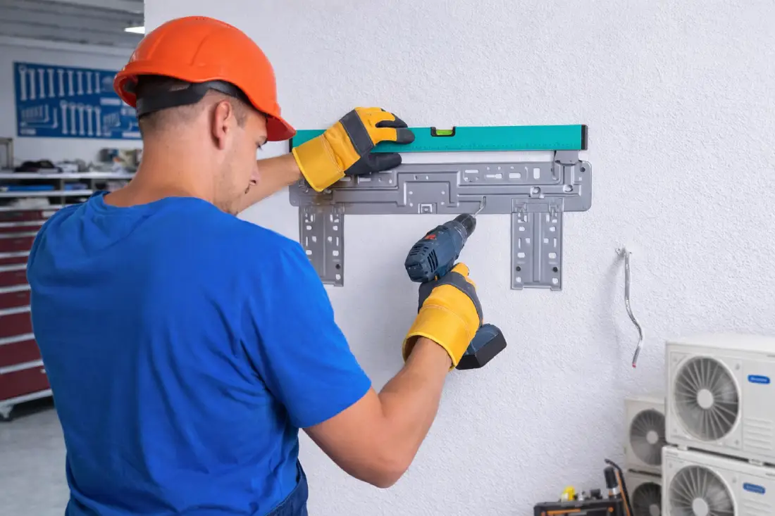 Maltepe Klima Servisi İçin Split Klima Montaj Ve Kurulum İşlemi Yapan Teknik Servis Ustası